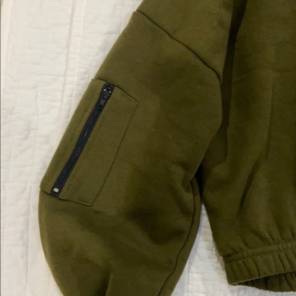 Forever 21 cropped quarter zip - Picture 2 of 3